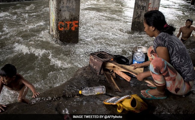 Super Typhoon Kills At Least 4 In Philippines