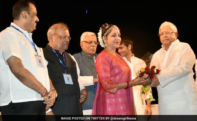 <i>'Pyar Do Pyar Lo':</i> What Lalu Yadav Tweeted Hema Malini After Patna Show