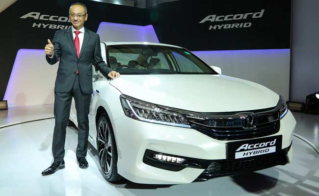 क्या होंडा अकॉर्ड हाइब्रिड सही वक़्त पर आई है?