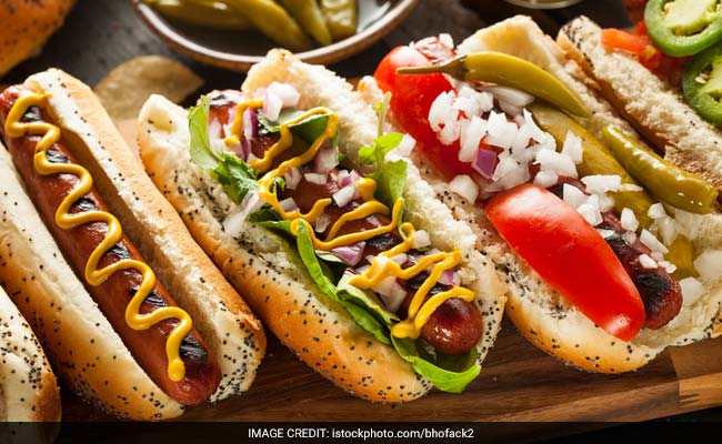 These Veg Hot Dogs Are Made Of Moong Dal, And We Are Obsessed!