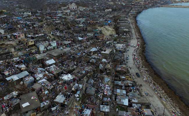 Hurricane Matthew Kills Almost 900 In Haiti Before Hitting US