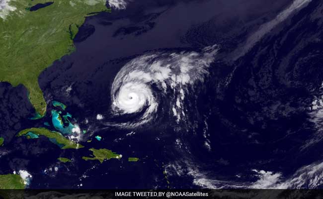 Hurricane Nicole Bears Down On Bermuda