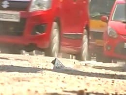 करने गए थे टूटी सड़क की शिकायत, पार्षद ने ठोंका 100 लोगों पर SC-ST एक्ट के तहत मुकदमा, जानें पूरा मामला करने गए थे टूटी सड़क की शिकायत, पार्षद ने ठोंका 100 लोगों पर SC-ST एक्ट के तहत मुकदमा, जानें पूरा मामला