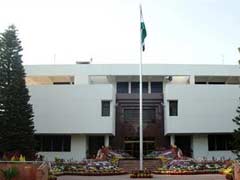 पाकिस्तान में भारतीय उच्चायोग में काम कर रहे तीन राजनयिक भारत लौटे