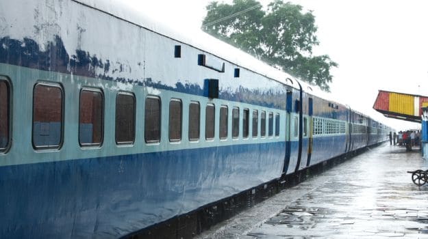 पूर्वोतर सीमांत रेलवे (Northeast Frontier Railway) में भर्ती, 19 दिसम्बर 2016 तक ऐसे करें आवेदन