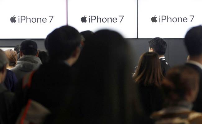 Apple's Problem: It Under-Estimated How Many Want Its Biggest Phone