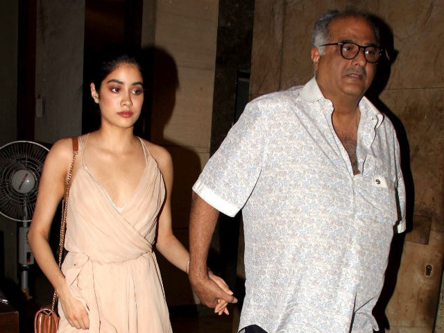 Sridevi's Daughter Jhanvi Kapoor Makes Heads Turn At Mirzya Screening