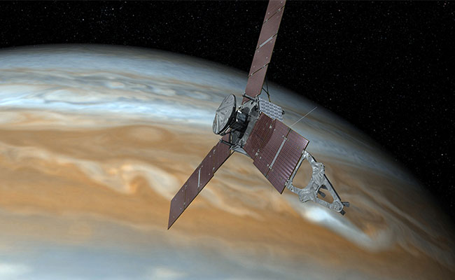 NASA Probe Successfully Peers Into Jupiter's Great Red Spot