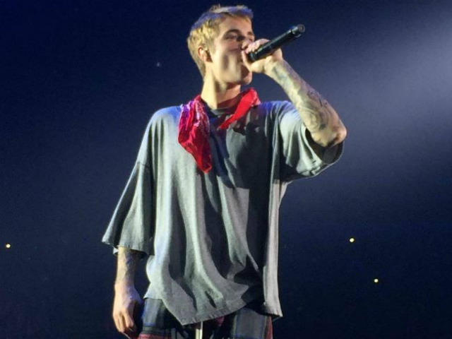 Justin Bieber Stops Concert Midway After Being Booed By Fans