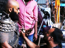 <I>Kaashmora</i> vs <I>Baahubali</i> Sets: The Detailing That Went Into Karthi's Film <I>Kaashmora</i> vs <I>Baahubali</i> Sets: The Detailing That Went Into Karthi's Film