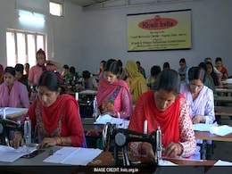फैशन की दुनिया में खादी का नया अवतार 'खादी बाय पीटर इंग्लैंड' फैशन की दुनिया में खादी का नया अवतार 'खादी बाय पीटर इंग्लैंड'