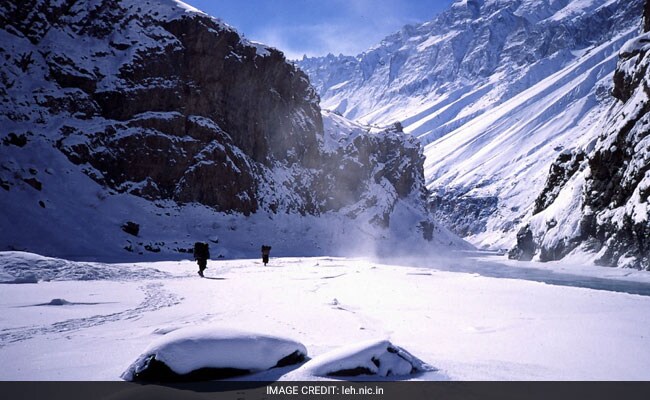 Jammu And Kashmir Relaxes Permit Requirements For Foreign Tourists