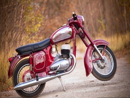 Anand Mahindra Tweets About Jawa's Imminent Resurrection; Launch This Year Anand Mahindra Tweets About Jawa's Imminent Resurrection; Launch This Year
