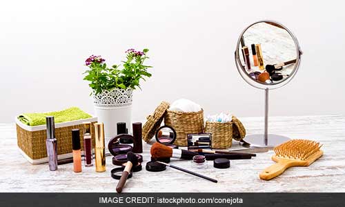 इस फेस्टिव सीजन में दिखना है खूबसूरत, तो ट्राई करें ये टिप्‍स...