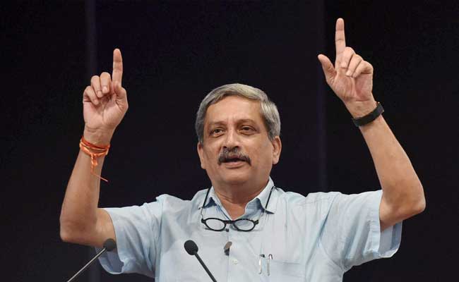 Manohar Parrikar Releases Book On Fighter Pilot MP Anil Kumar