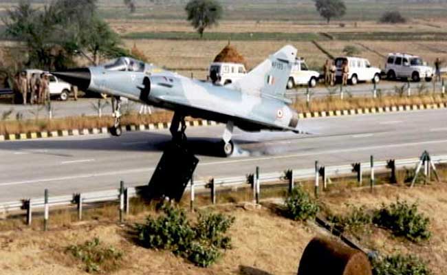 22 Highway Stretches In India May Double Up As Airstrips: Nitin Gadkari
