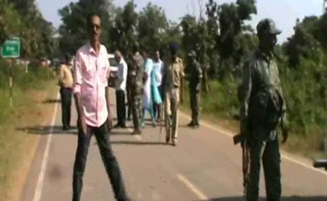 1 Killed In Police Firing, Cop Injured As Mob Vents Anger On Police In Jharkhand