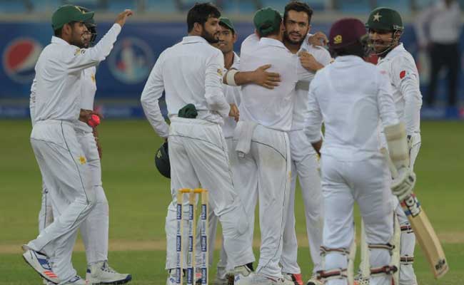 अबु धाबी टेस्ट : पाकिस्तान के खिलाफ दूसरे दिन संकट में घिरी वेस्टइंडीज
