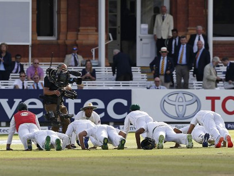 Pakistan Lawmaker Slams Cricketers For Doing Push-Ups After Match