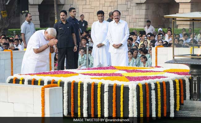 President Mukherjee, PM Modi Pay Tributes To Mahatma Gandhi