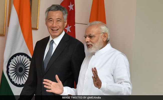 PM Modi Meets Singapore PM Lee Hsien Loong
