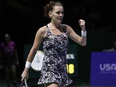 Agnieszka Radwanska Seals Last Semis Spot at WTA Finals