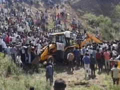 14 Dead As Bus Plunges Into Water-Filled Pit Near Madhya Pradesh's Ratlam