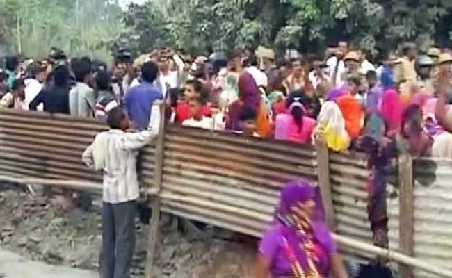 रॉबिन की मौत के बाद बिसाहड़ा में तनाव, ग्रामीणों का अंतिम संस्कार से इनकार, तिरंगे के नीचे रखा शव