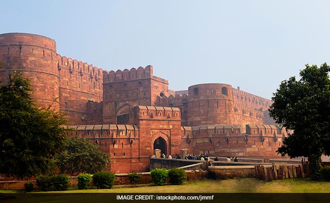 Red Fort Shut For Public Till Republic Day After Bird Flu Found In Dead Crow