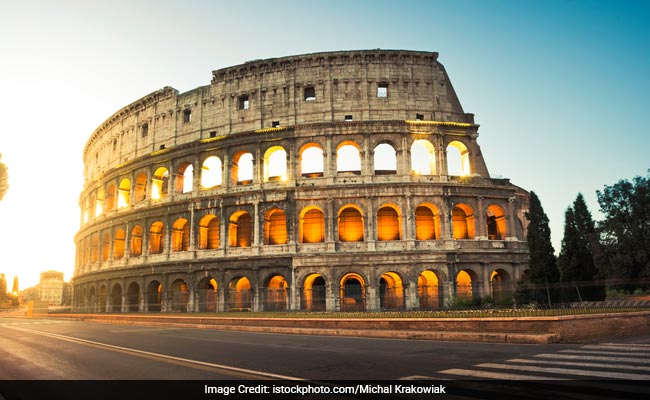 Strong Earthquake In Rome, Shaking Centuries-Old Buildings