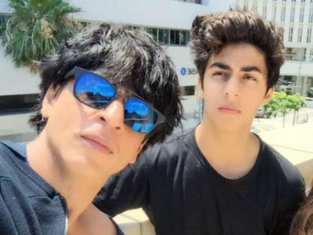 SRK Answered Fan Queries On Twitter About Aryan And Dating And It Was Hilarious