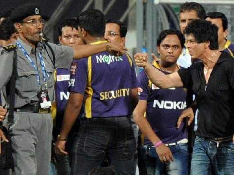 शाहरुख खान को वानखेड़े स्टेडियम में हुए झगड़े के मामले में पुलिस ने दी क्लीन चिट