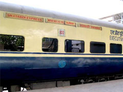 मुजफ्फरनगर रेलवे स्‍टेशन के पास शताब्दी एक्सप्रेस पर पथराव, पांच यात्री घायल
