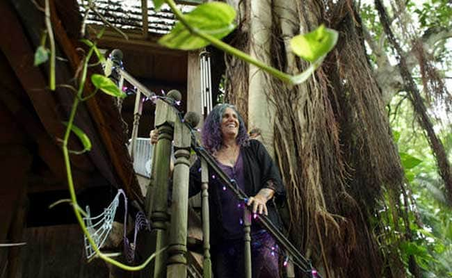 It's My Tree, Let Me Be: Woman Tries To Save Leafy Abode