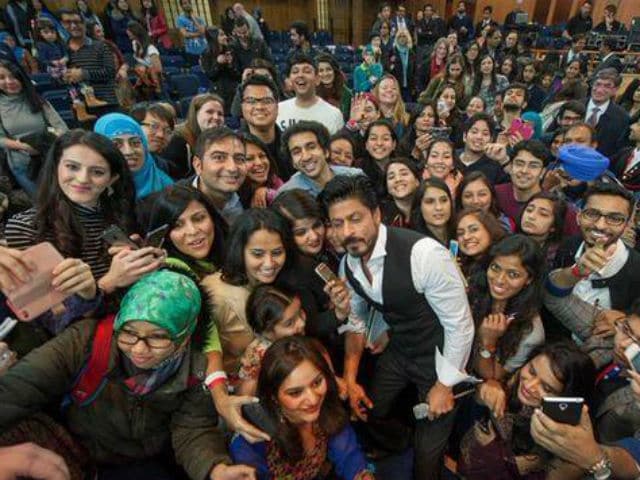 Shah Rukh Khan Fans Put TV Show's Foreign Shoot on Hold For Hours