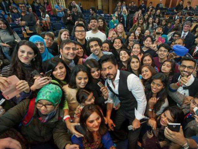 Shah Rukh Khan Fans Put TV Show's Foreign Shoot on Hold For Hours