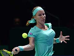 Svetlana Kuznetsova Cuts Her Own Hair in Win Over Agnieszka Radwanska