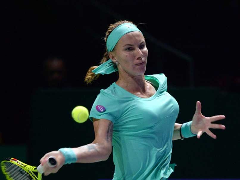 Svetlana Kuznetsova Cuts Her Own Hair in Win Over Agnieszka Radwanska