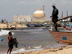 श्रीलंकाई नौसैनिकों ने मछुआरों को खदेड़ा, नौका और जाल नष्ट किए