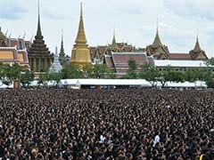 Thais Sing Special Royal Anthem Version To Honor Late King