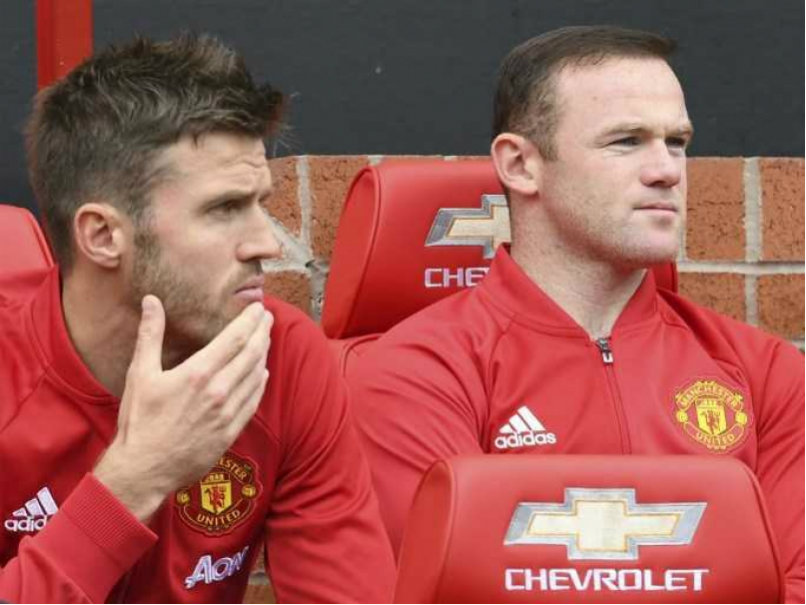 Wayne Rooney in a Fix as Arsenal Gun For Manchester United