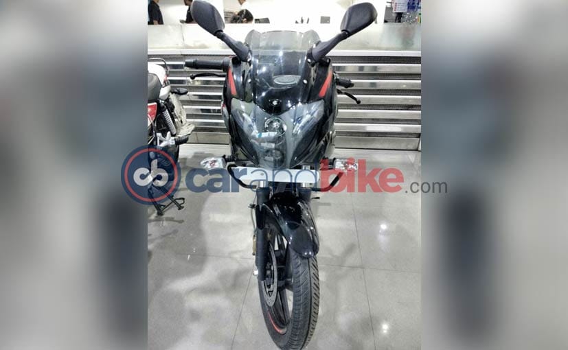 2017 bajaj pulsar 220f front 827x510