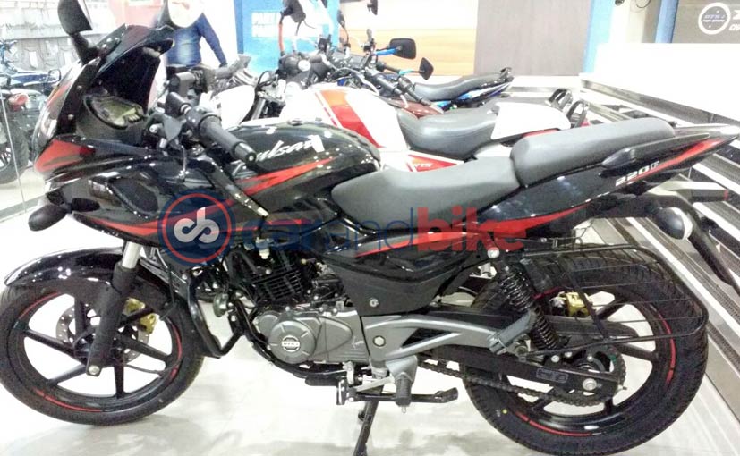 Pulsar 220 New Model 2017 Price