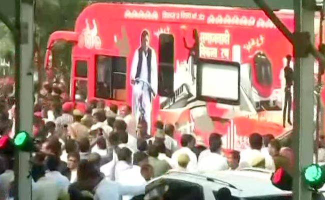 Akhilesh Yadav's Hi-Tech Mercedes 'Rath' Breaks Down A Km Into Yatra