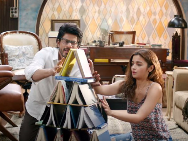 Shah Rukh Khan Teaches Alia Bhatt to Exhale in New Song <I>Love You Zindagi</i>