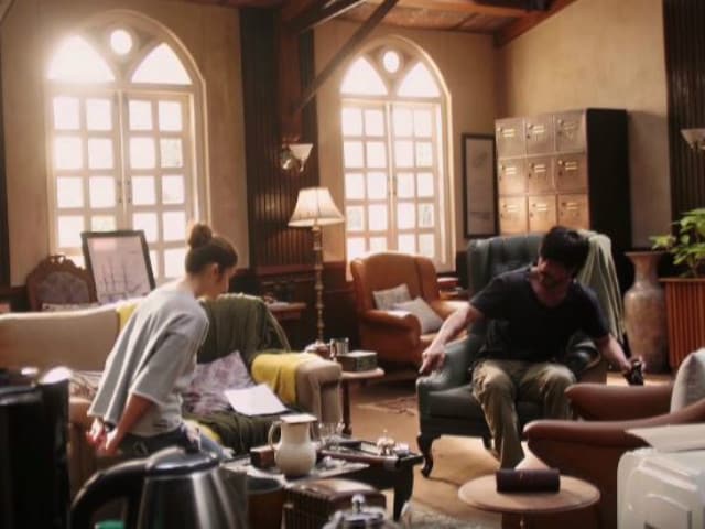 Dear Zindagi: Shah Rukh Khan's Miseducation of Alia Bhatt. See Outtakes