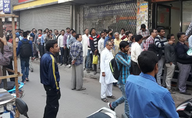ATM In Maharashtra Dispenses 5 Times Extra Cash, Locals Rush In After News