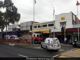 ऑस्ट्रेलिया में एक व्यक्ति ने बैंक में आग लगा दी, 20 से अधिक लोग घायल ऑस्ट्रेलिया में एक व्यक्ति ने बैंक में आग लगा दी, 20 से अधिक लोग घायल