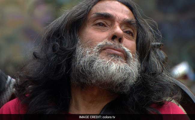 #Biggboss : जब भजन गाने के बाद फूट-फूटकर रोने लगे बाबा ओम स्वामी महाराज