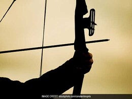Burglar Shot In Buttocks With Bow And Arrow In Australia Burglar Shot In Buttocks With Bow And Arrow In Australia